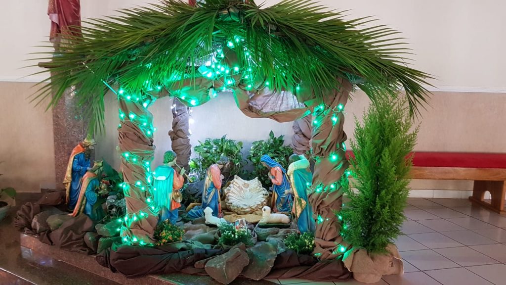 Presépios, árvores e decorações de natal enfeitam paróquias da região -  Diocese Presidente Prudente